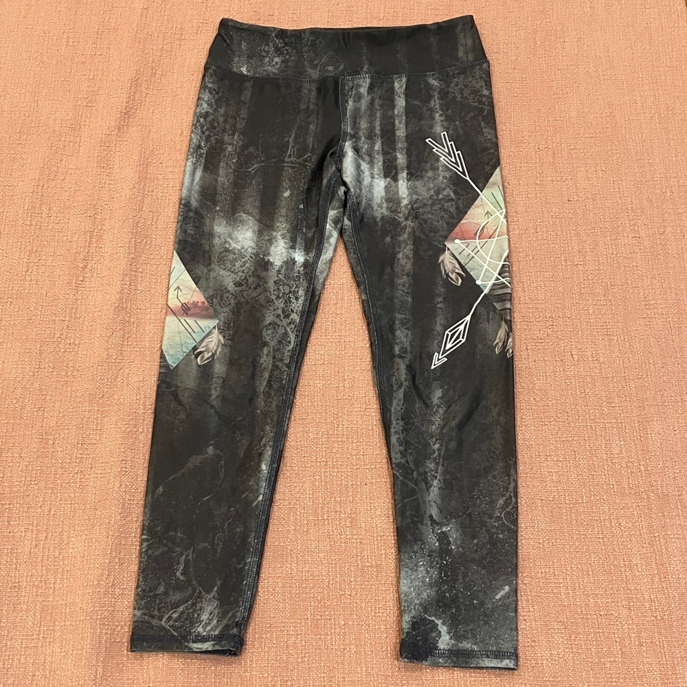 Evolution & Creation yoga 3/4 length capri leggings - feather arrow dream catche